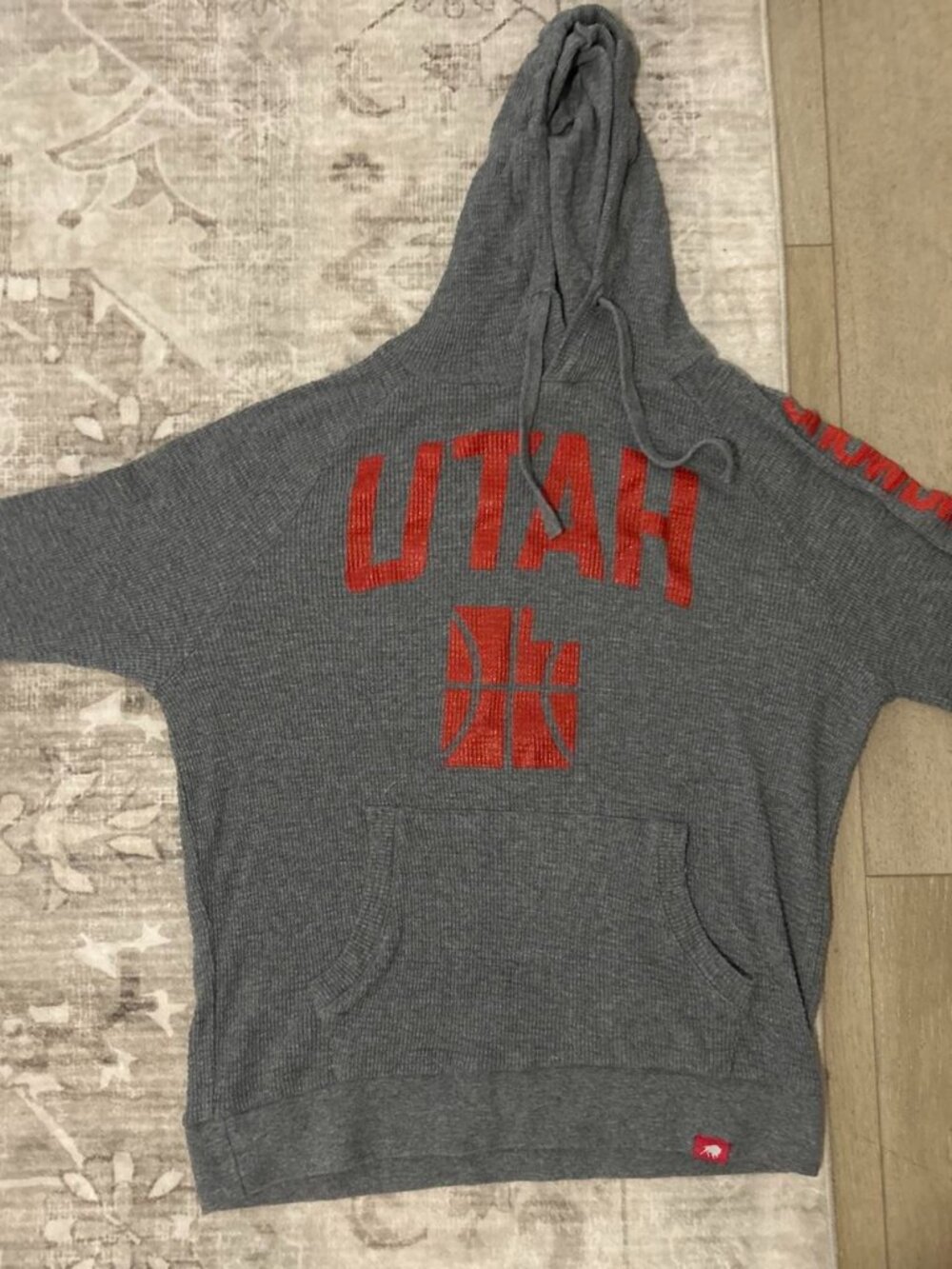 Sportiqe Utah Jazz NBA Hoodie Men's Size L Gray Red Basketball Graphic